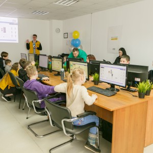 Новый класс в развлекательном центре города Томска! Скоро открытие! - КИБЕРшкола программирования для детей, компьютерные курсы для школьников, начинающих и подростков - KIBERone г. 